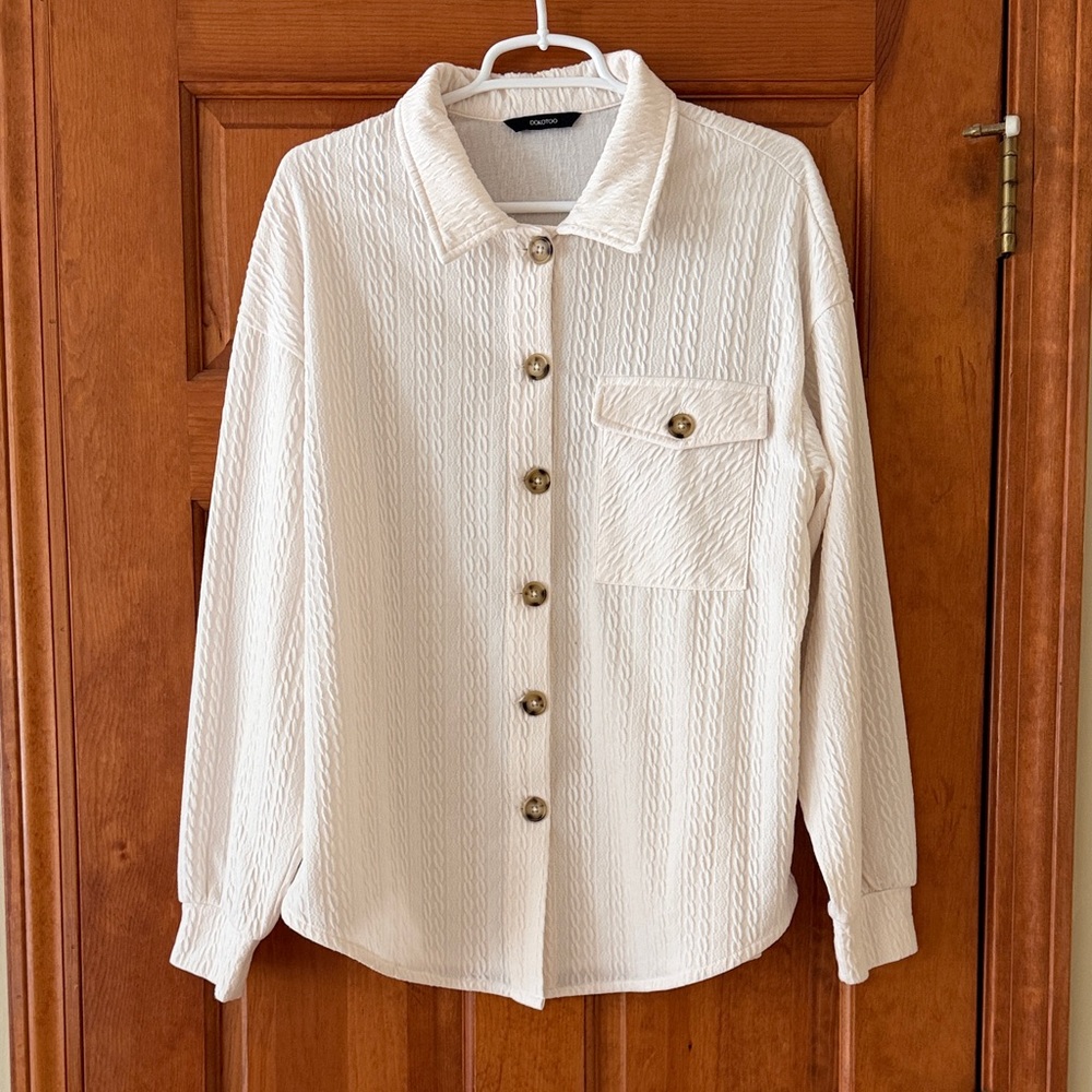 DOKOTOO button down shirt size M white ivory collared faux tortoise buttons